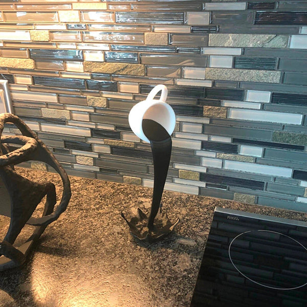 Escultura Spilled Coffee 3D Resina - 0033 Viva Lumi Preto 